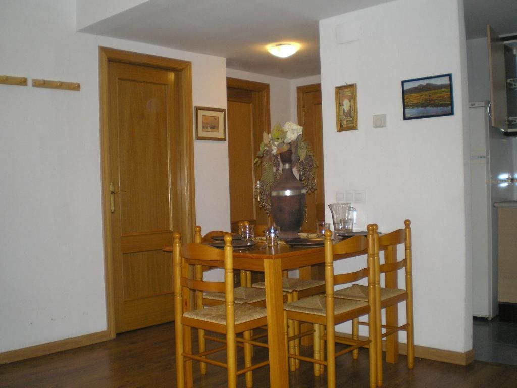 סרגוסה Apartamentos Turisticos Reyes Catolicos חדר תמונה